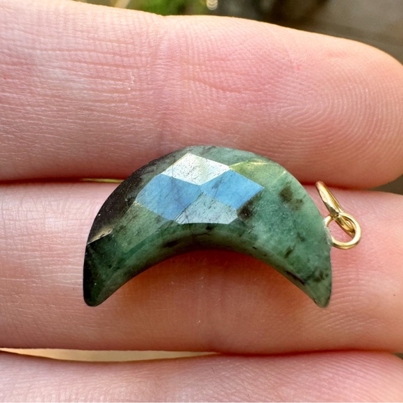 8.00ctw solid 14k yellow gold genuine emerald moon pendant - Picture 4 of 14